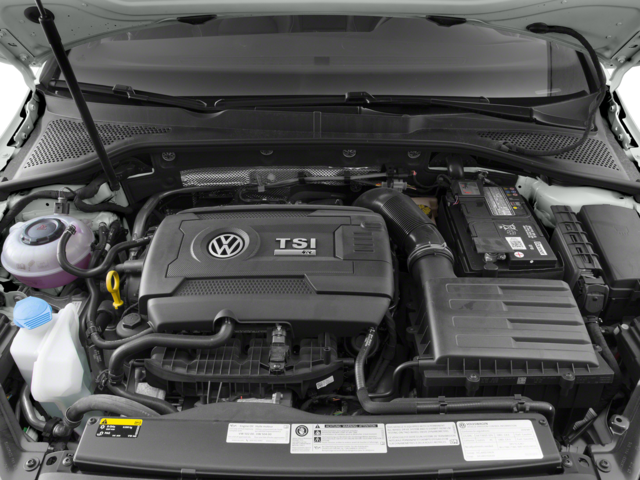 2018 Volkswagen Golf R 2.0T w/DCC & Navigation