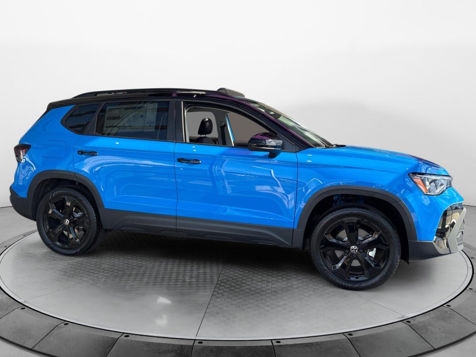 2026 Volkswagen Taos SE Black