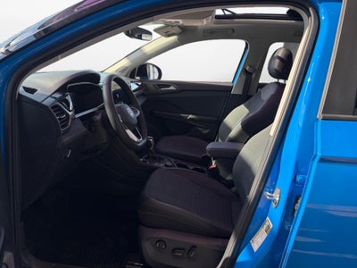 2026 Volkswagen Taos SE Black