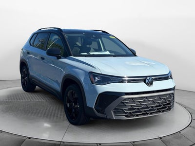 2027 Volkswagen Taos SE Black