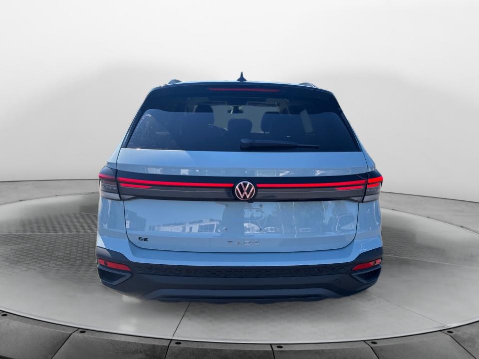 2027 Volkswagen Taos SE Black