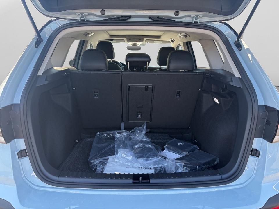 2027 Volkswagen Taos SE Black