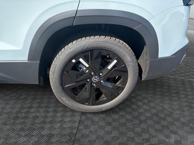 2027 Volkswagen Taos SE Black