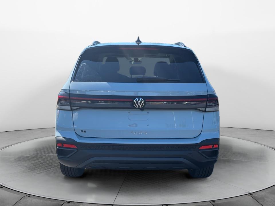 2027 Volkswagen Taos SE Black