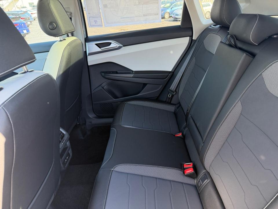 2027 Volkswagen Taos SE