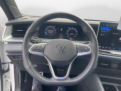 2025 Volkswagen Tiguan SE R-Line Black