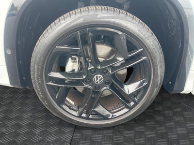 2025 Volkswagen Tiguan SE R-Line Black
