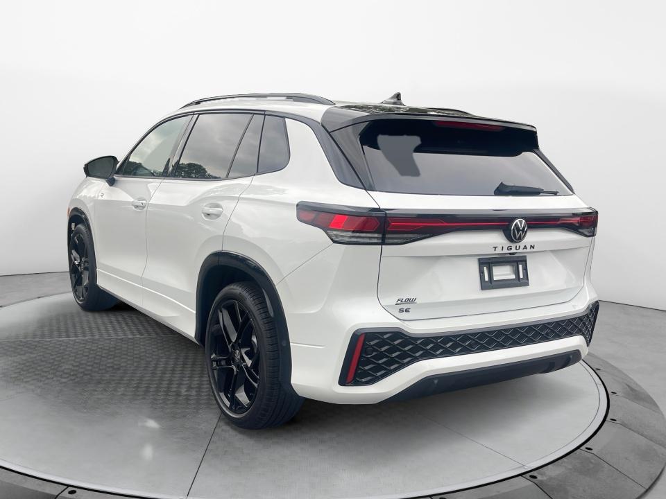 2026 Volkswagen Tiguan SE R-Line Black