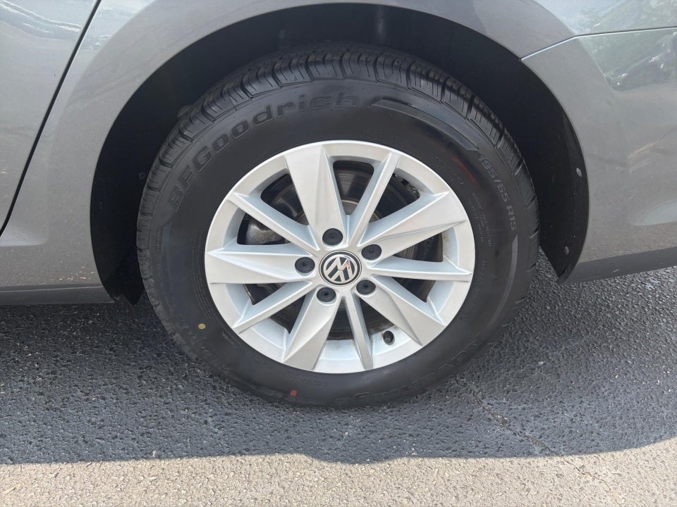 2018 Volkswagen Golf SportWagen S