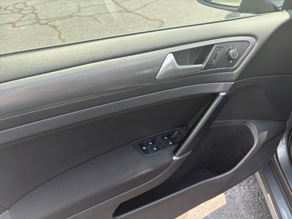 2018 Volkswagen Golf SportWagen S