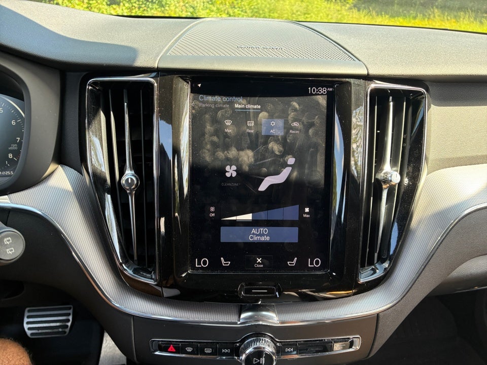 2019 Volvo XC60 R-Design