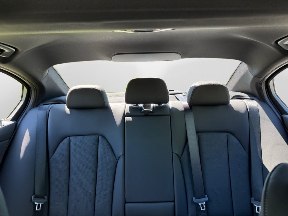 2026 BMW 330i 330i xDrive