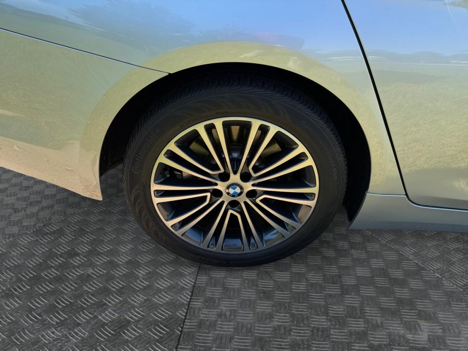 2017 BMW 540i 540i