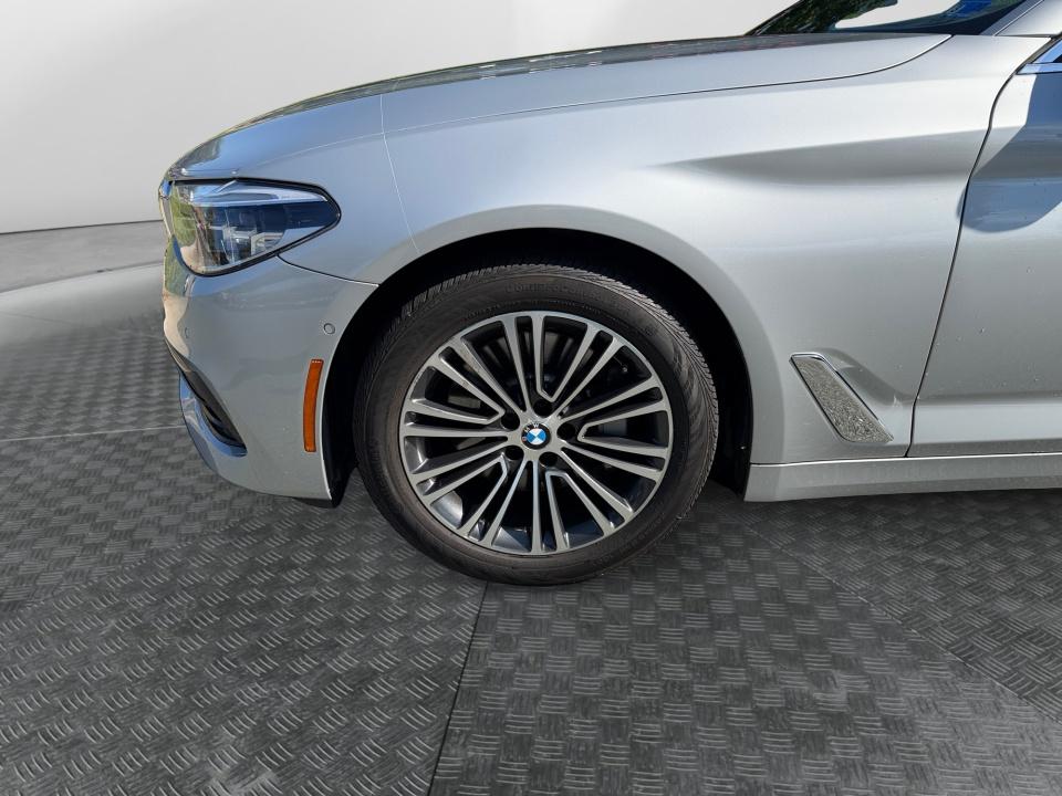2017 BMW 540i 540i
