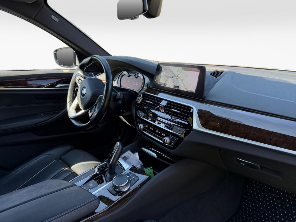 2017 BMW 540i 540i