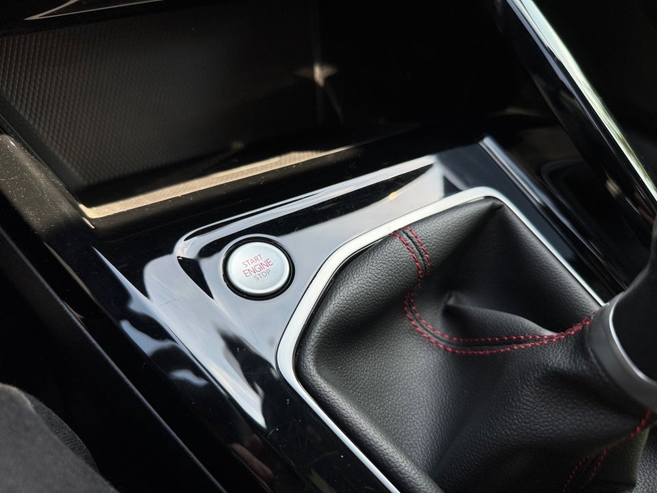 2024 Volkswagen Golf GTI 380 SE