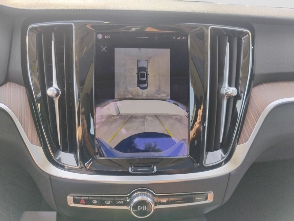 2024 Volvo S60 Plus Dark Theme