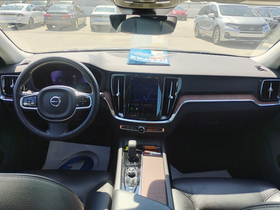 2024 Volvo S60 Plus Dark Theme