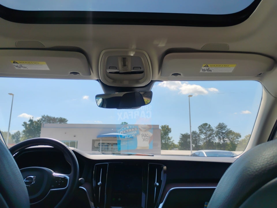 2024 Volvo S60 Plus Dark Theme