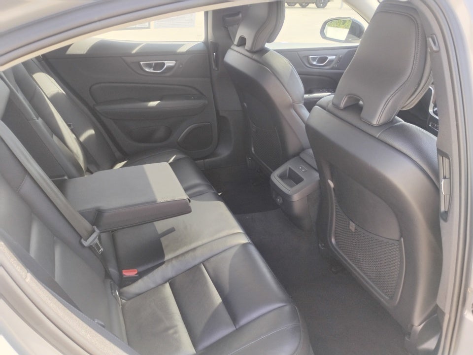 2024 Volvo S60 Plus Dark Theme
