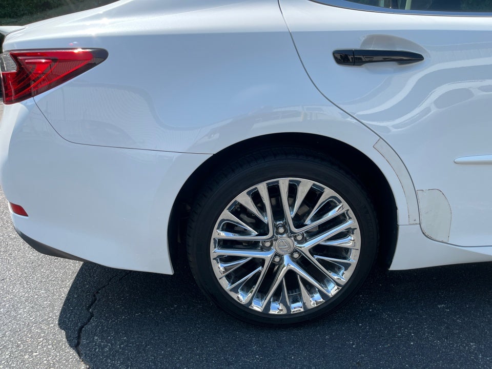 2015 Lexus ES 350 Crafted Line