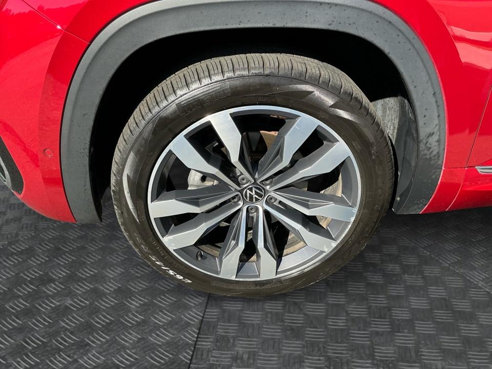 2022 Volkswagen Atlas Cross Sport 3.6L V6 SEL Premium R-Line