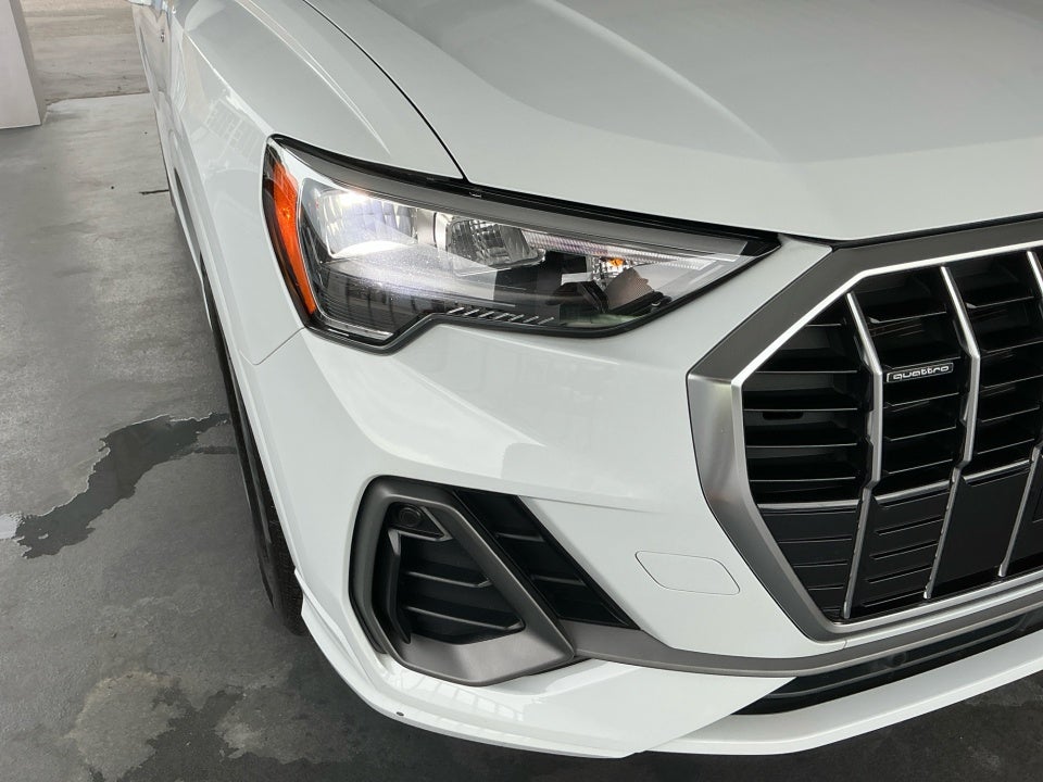 2022 Audi Q3 S line Premium
