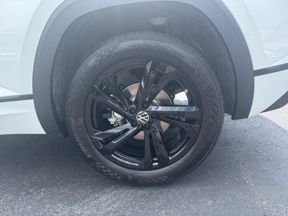2026 Volkswagen Atlas Cross Sport 2.0T SEL R-Line Black
