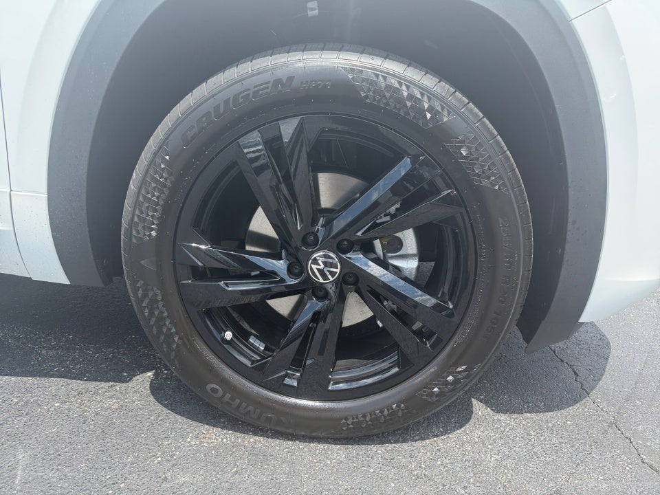 2026 Volkswagen Atlas Cross Sport 2.0T SEL R-Line Black