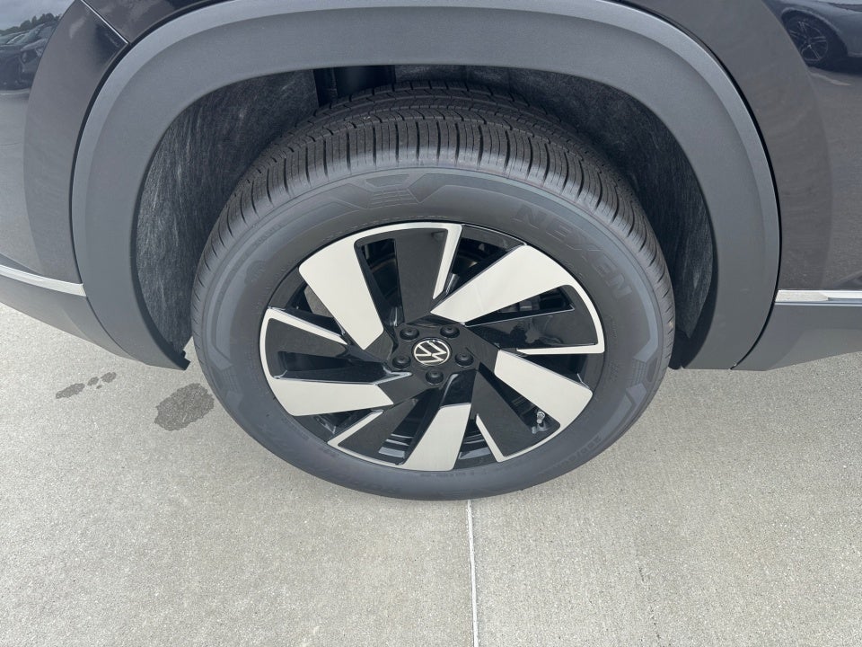 2026 Volkswagen Atlas Cross Sport 2.0T SEL