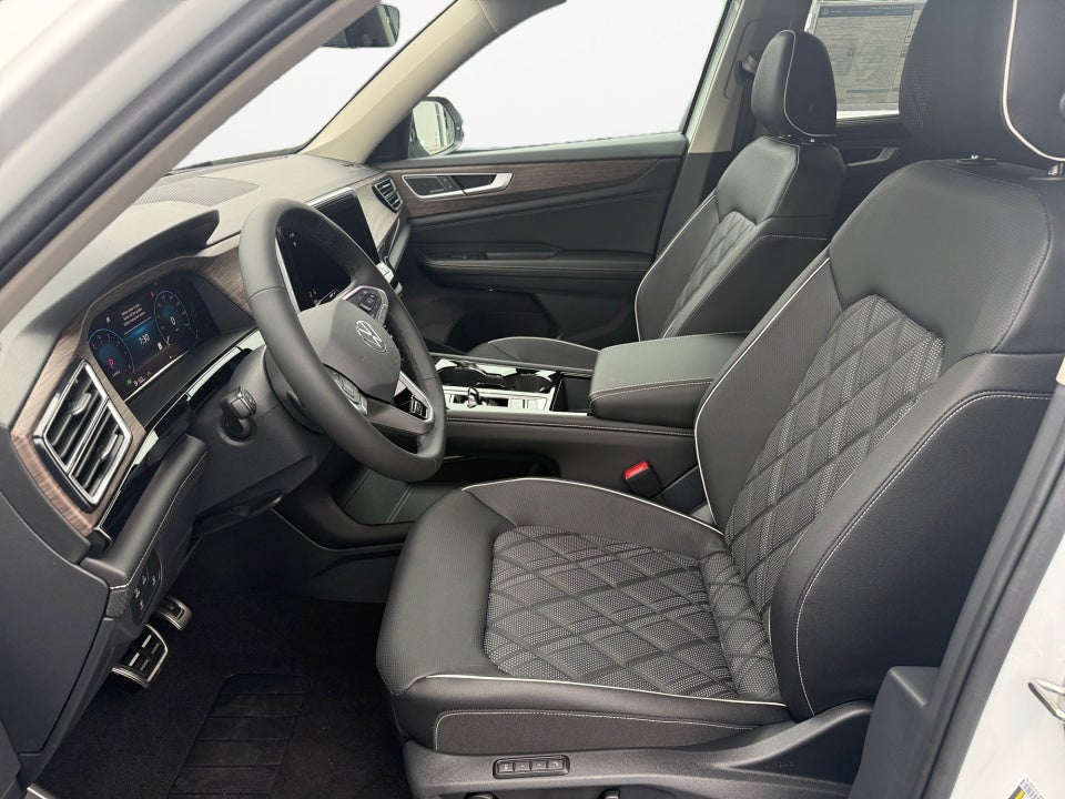 2026 Volkswagen Atlas SEL Premium R-Line
