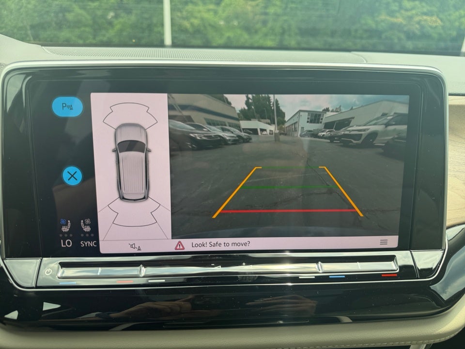 2026 Volkswagen Atlas SE with Technology