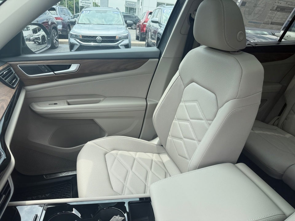 2026 Volkswagen Atlas SE with Technology