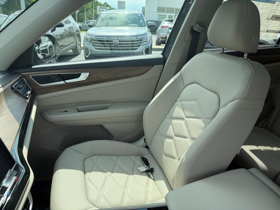 2026 Volkswagen Atlas SE with Technology