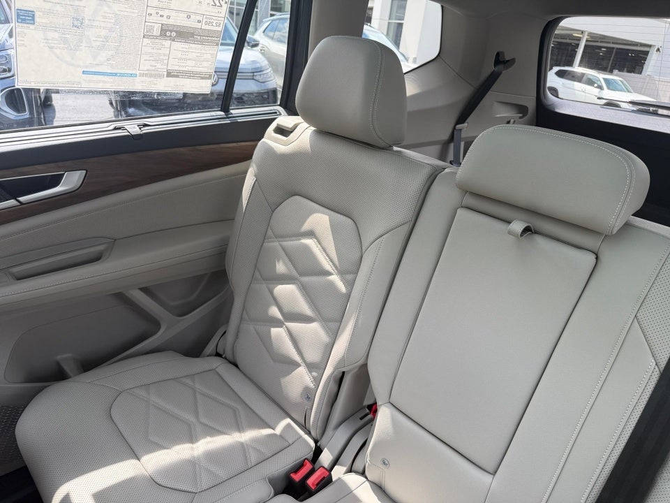 2026 Volkswagen Atlas SE with Technology