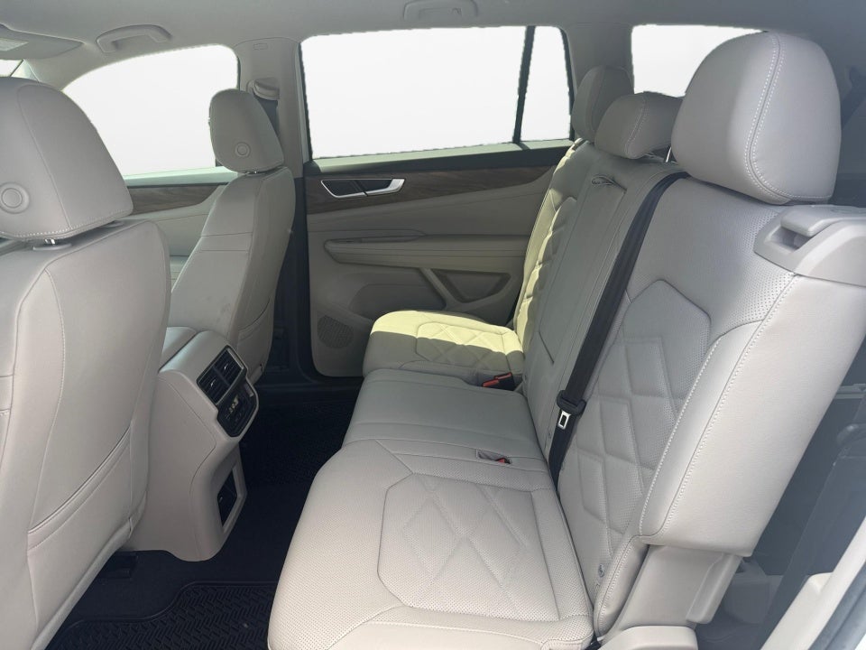 2026 Volkswagen Atlas SE