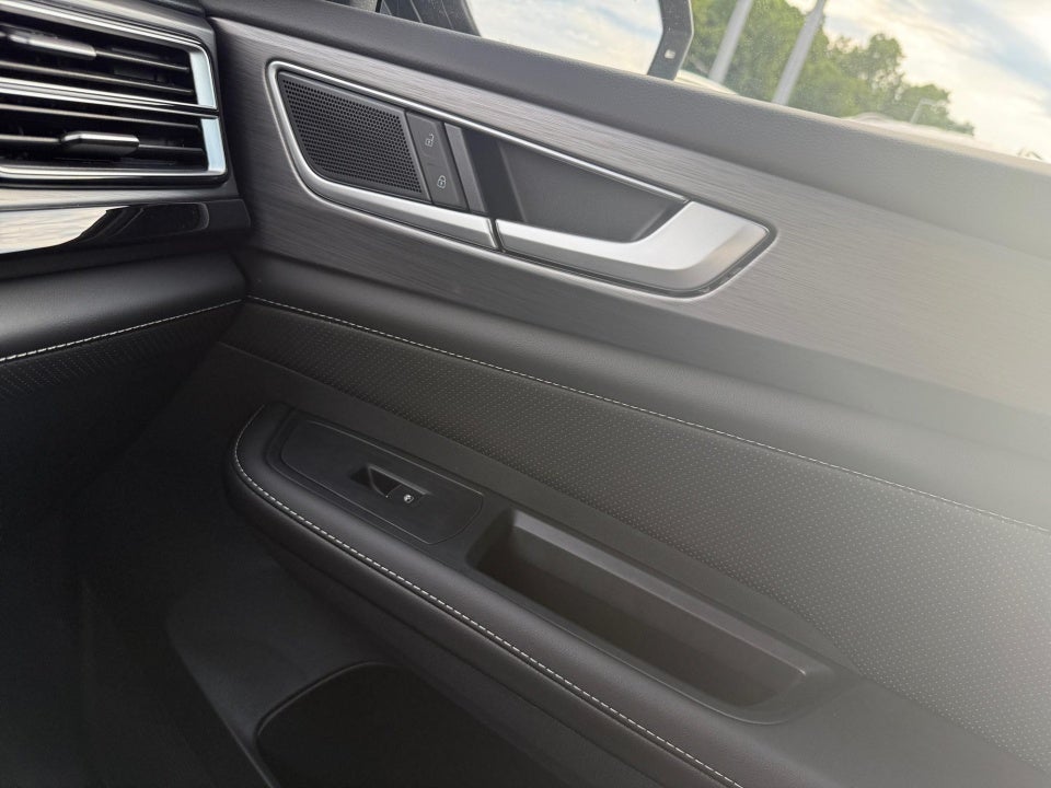 2026 Volkswagen Atlas Cross Sport SE with Technology