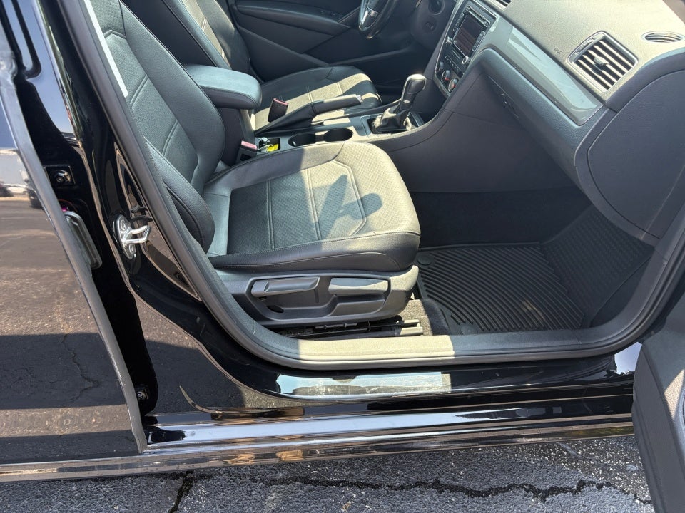 2015 Volkswagen Passat 1.8T Limited Edition