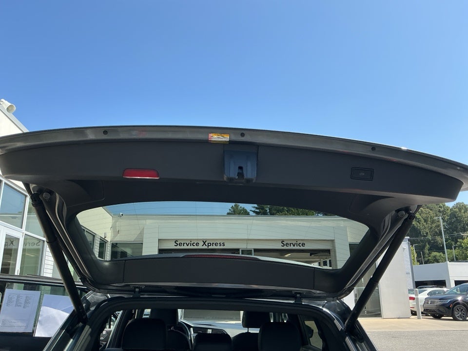 2023 Volkswagen Tiguan SEL R-Line
