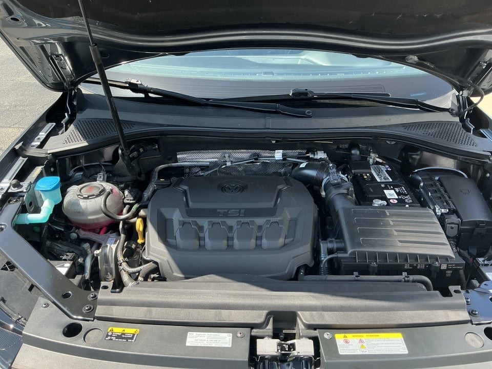2023 Volkswagen Tiguan SEL R-Line