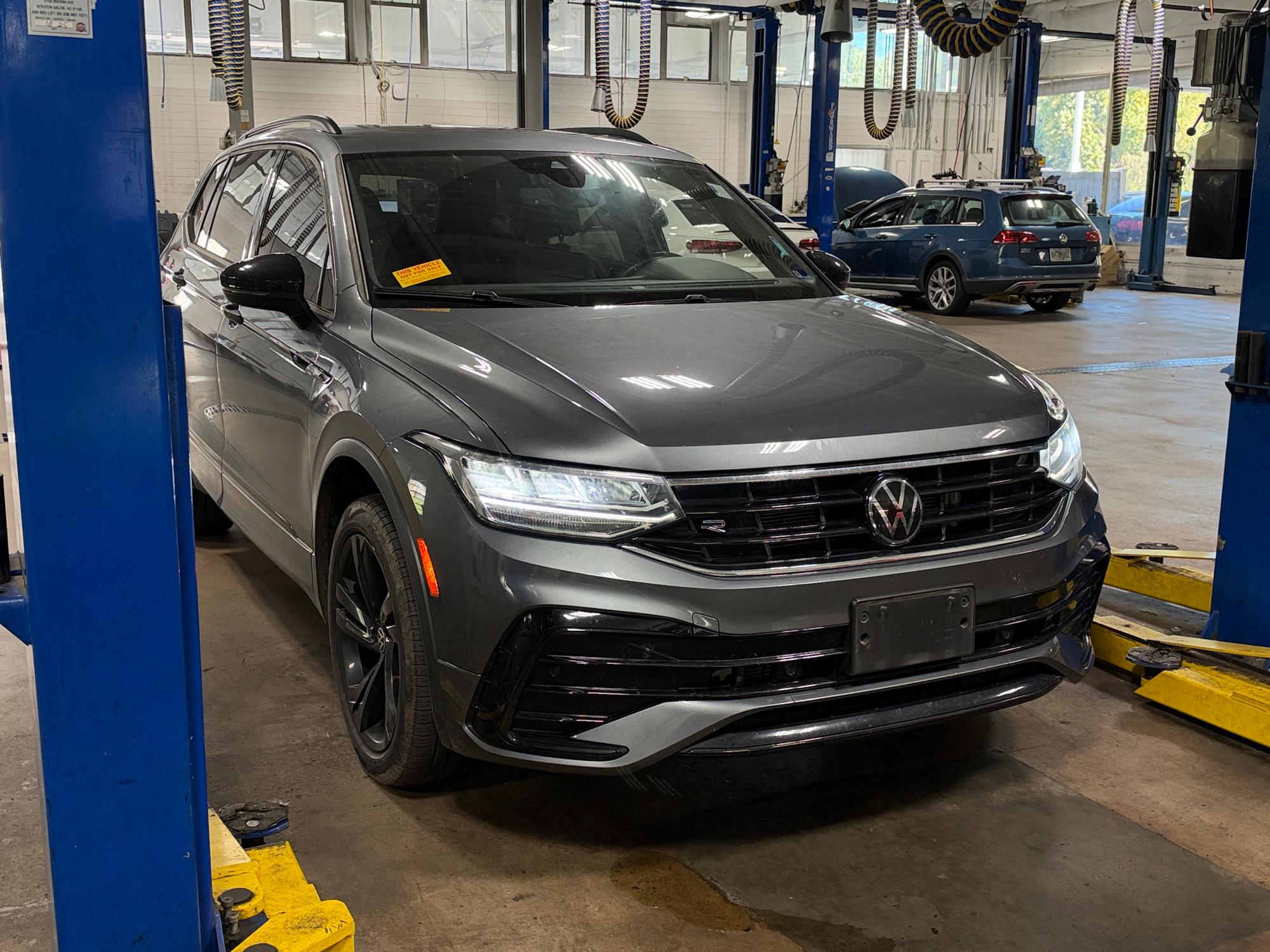 2024 Volkswagen Tiguan SE R-Line Black