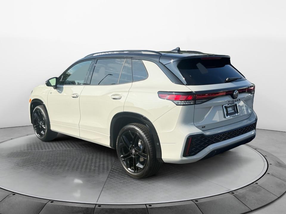 2026 Volkswagen Tiguan SE R-Line Black