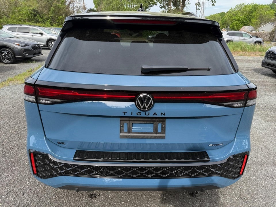 2026 Volkswagen Tiguan SE R-Line Black