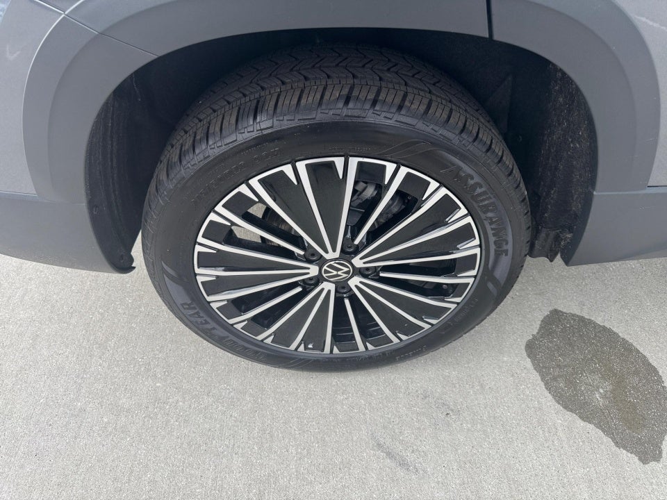 2026 Volkswagen Taos SE