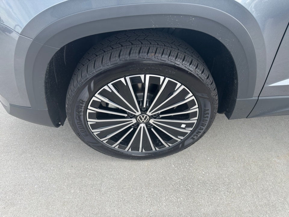 2026 Volkswagen Taos SE