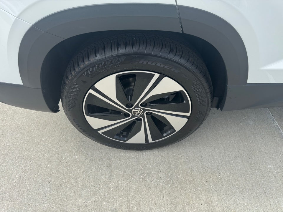 2026 Volkswagen Taos SE