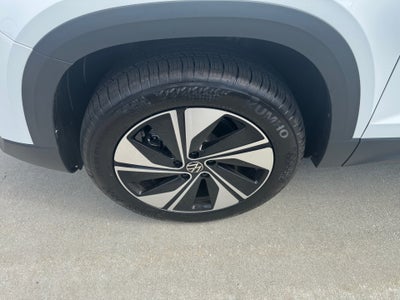 2026 Volkswagen Taos SE