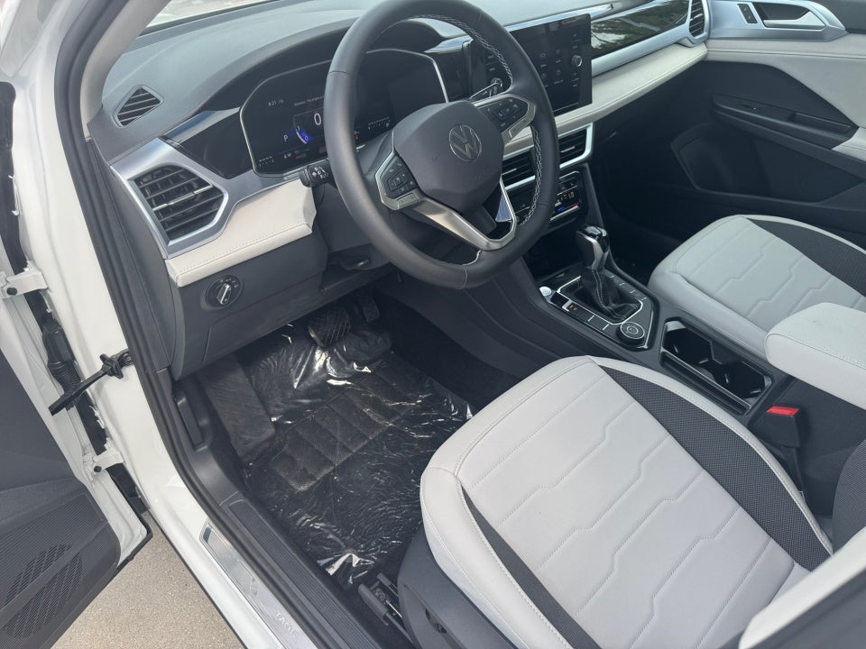 2026 Volkswagen Taos SE