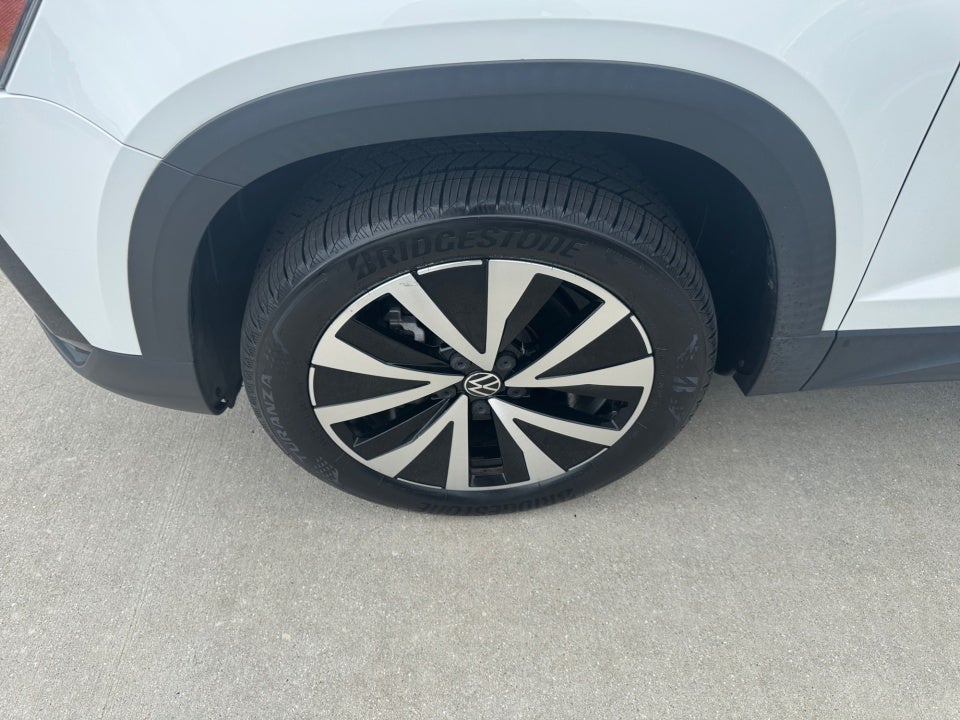 2023 Volkswagen Taos SE