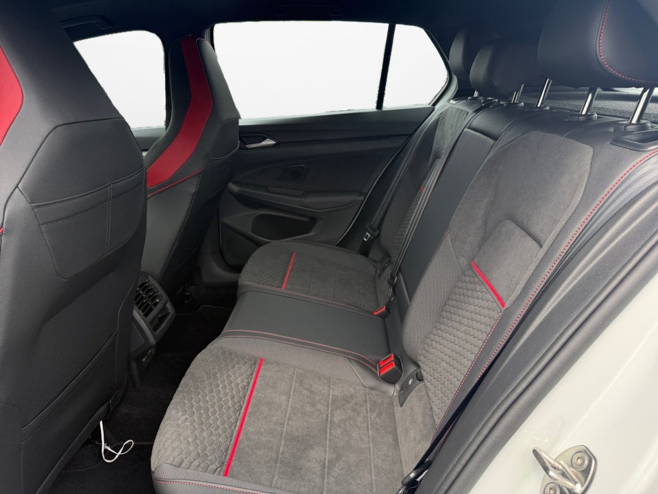 2026 Volkswagen Golf GTI SE
